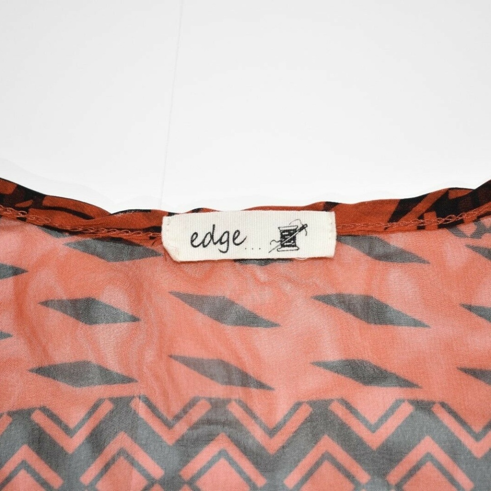 Edge Tank Blouse - Picture 4 of 4